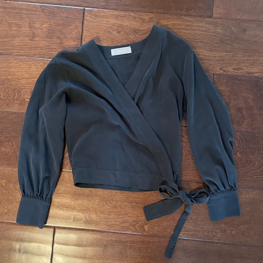 Black washable silk Everlane shirt